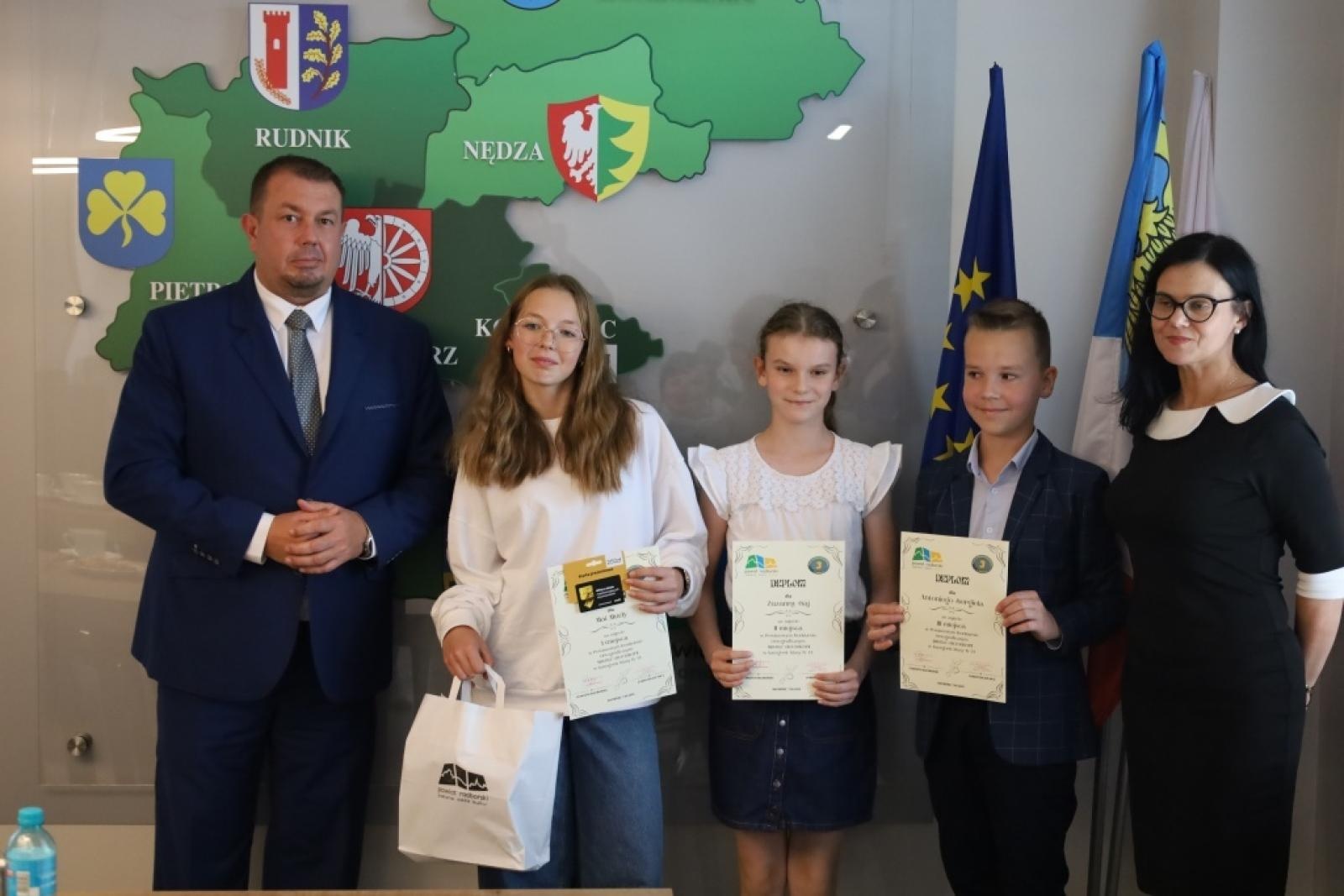 Zdjęcie w galerii na portalu naszraciborz.pl: XXXI edycja Powiatowego Konkursu Mistrz Ortografii wiadomości z regionu