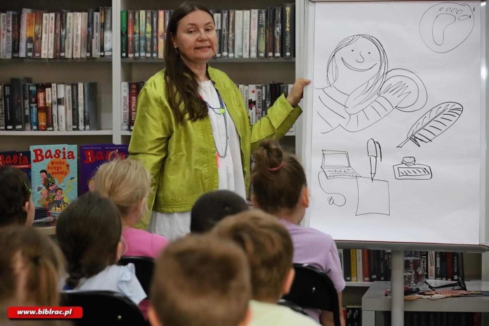 Zdjęcie w galerii na portalu naszraciborz.pl: Spotkanie z wyobraźnią – Zofia Stanecka w raciborskiej bibliotece wiadomości z regionu