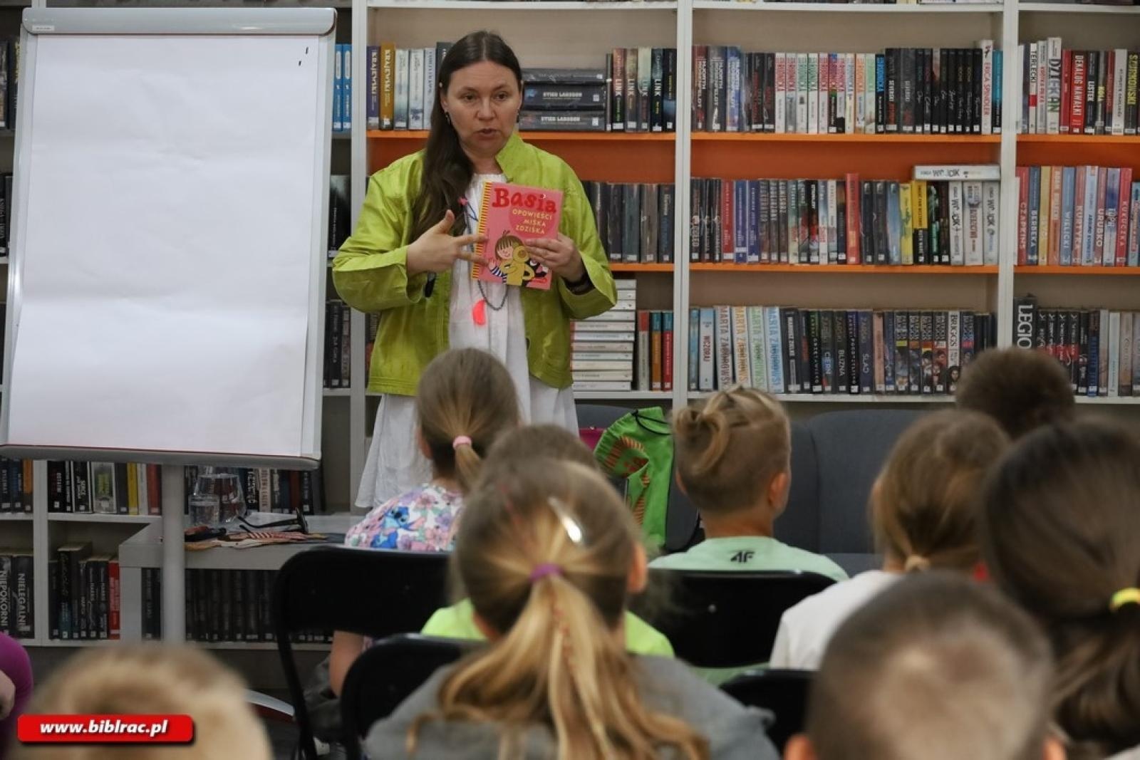 Zdjęcie w galerii na portalu naszraciborz.pl: Spotkanie z wyobraźnią – Zofia Stanecka w raciborskiej bibliotece wiadomości z regionu