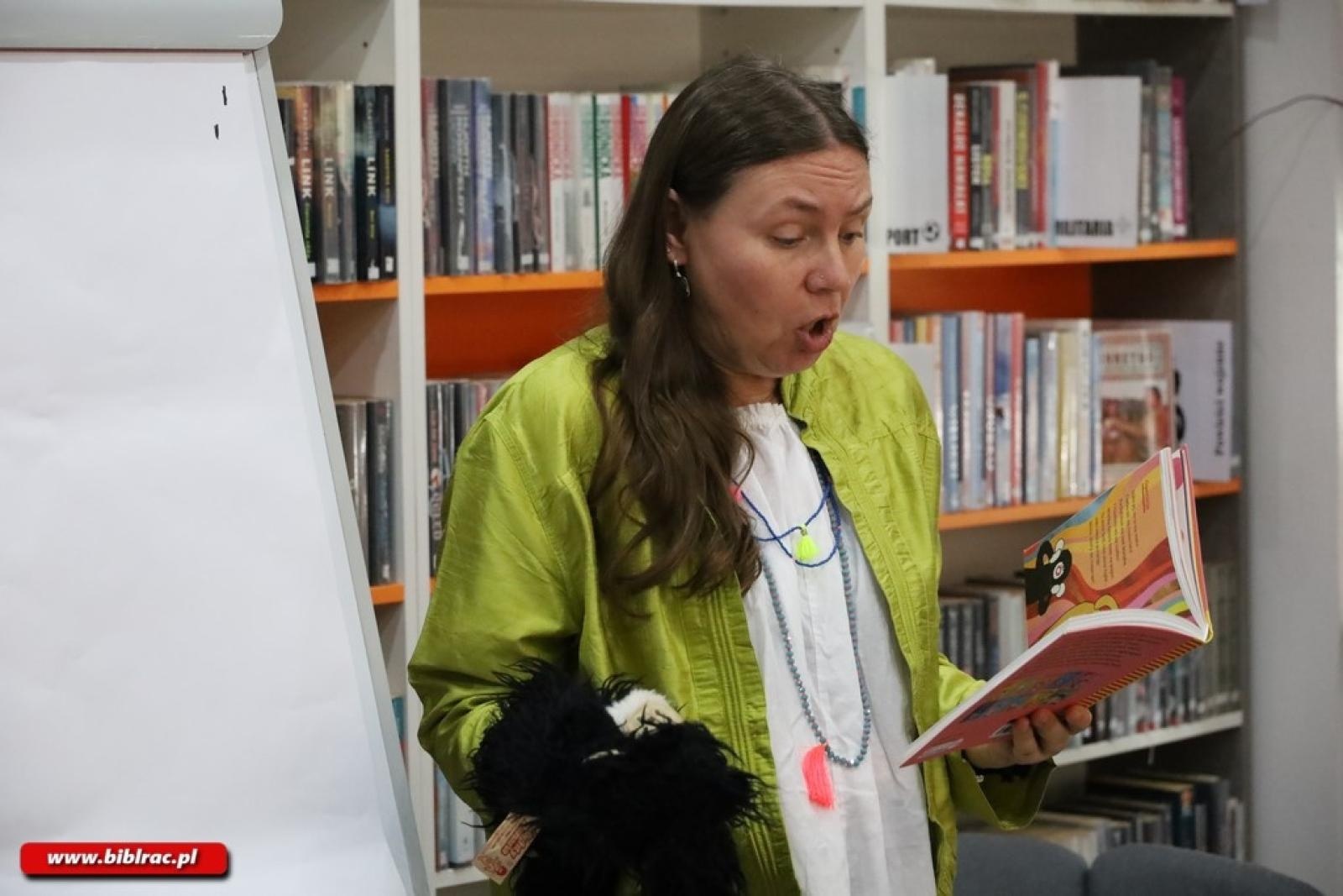 Zdjęcie w galerii na portalu naszraciborz.pl: Spotkanie z wyobraźnią – Zofia Stanecka w raciborskiej bibliotece wiadomości z regionu