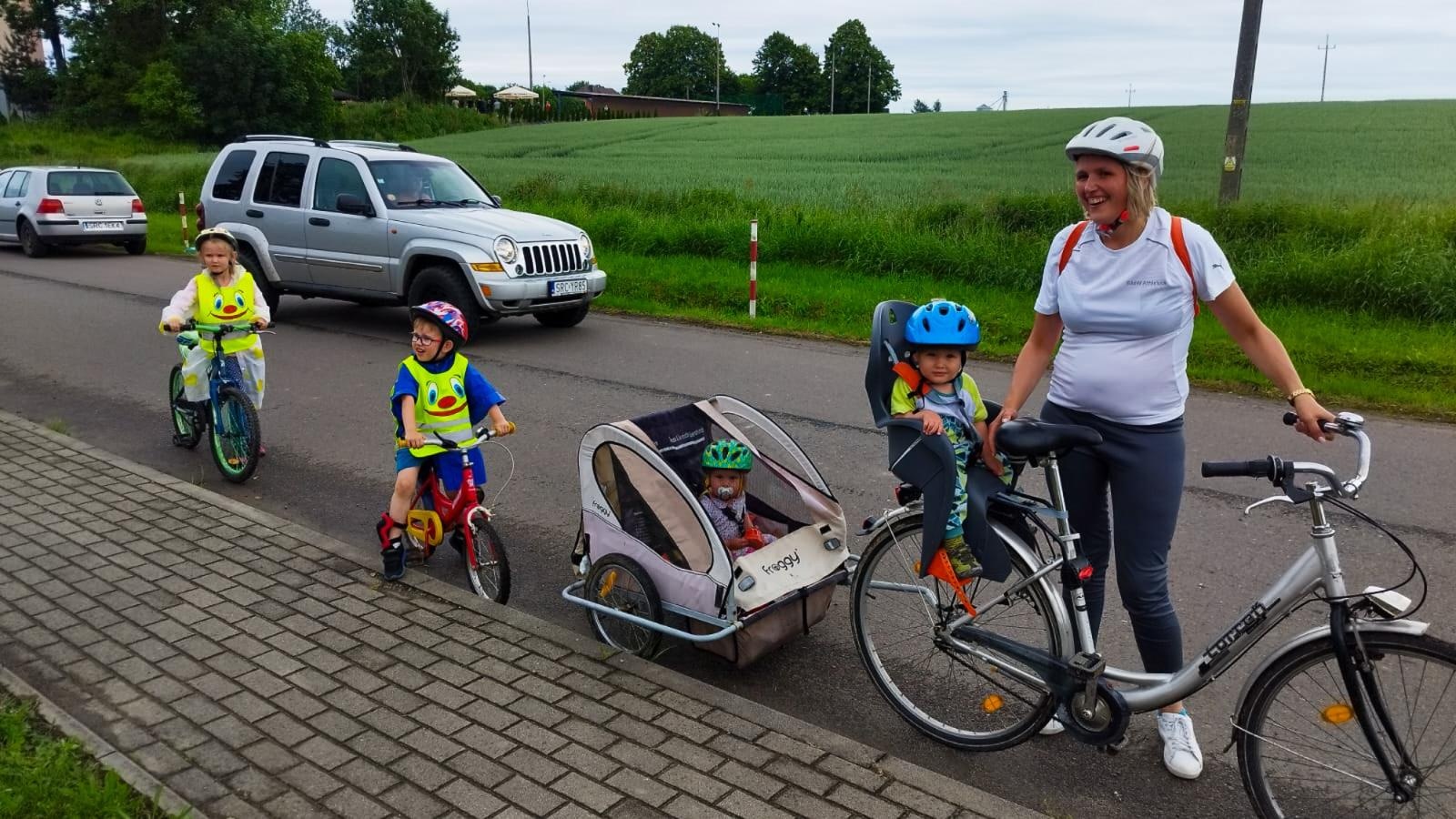 Zdjęcie w galerii na portalu naszraciborz.pl: Cyrkularne wyzwanie – rowerowa przygoda dla całej rodziny z ekologią w tle wiadomości z regionu