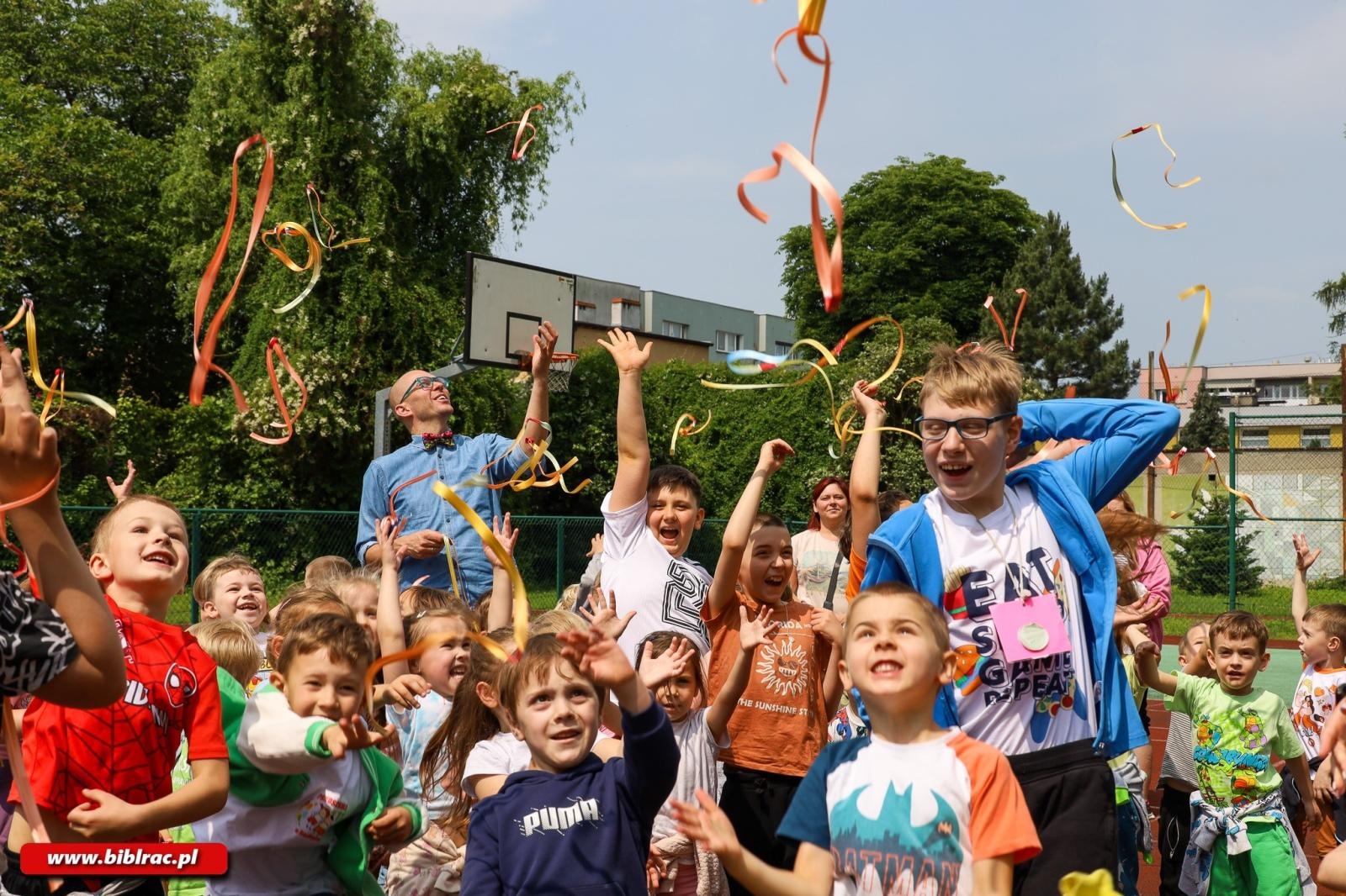 Zdjęcie w galerii na portalu naszraciborz.pl: Czerwcowy Turniej Przedszkolaków – Wszystkie dzieci nasze są! wiadomości z regionu