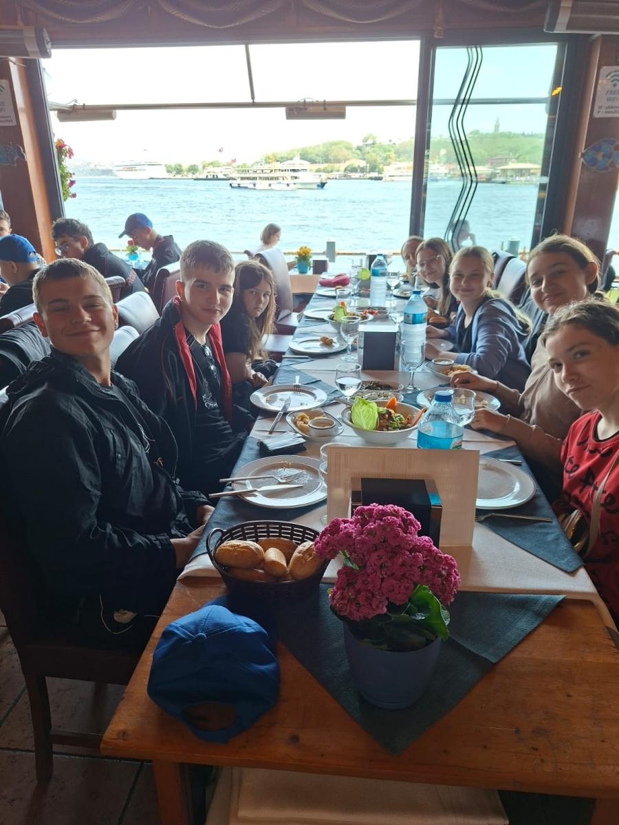 Zdjęcie w galerii na portalu naszraciborz.pl: Turecka przygoda tancerzy raciborskiego Źródła wiadomości z regionu