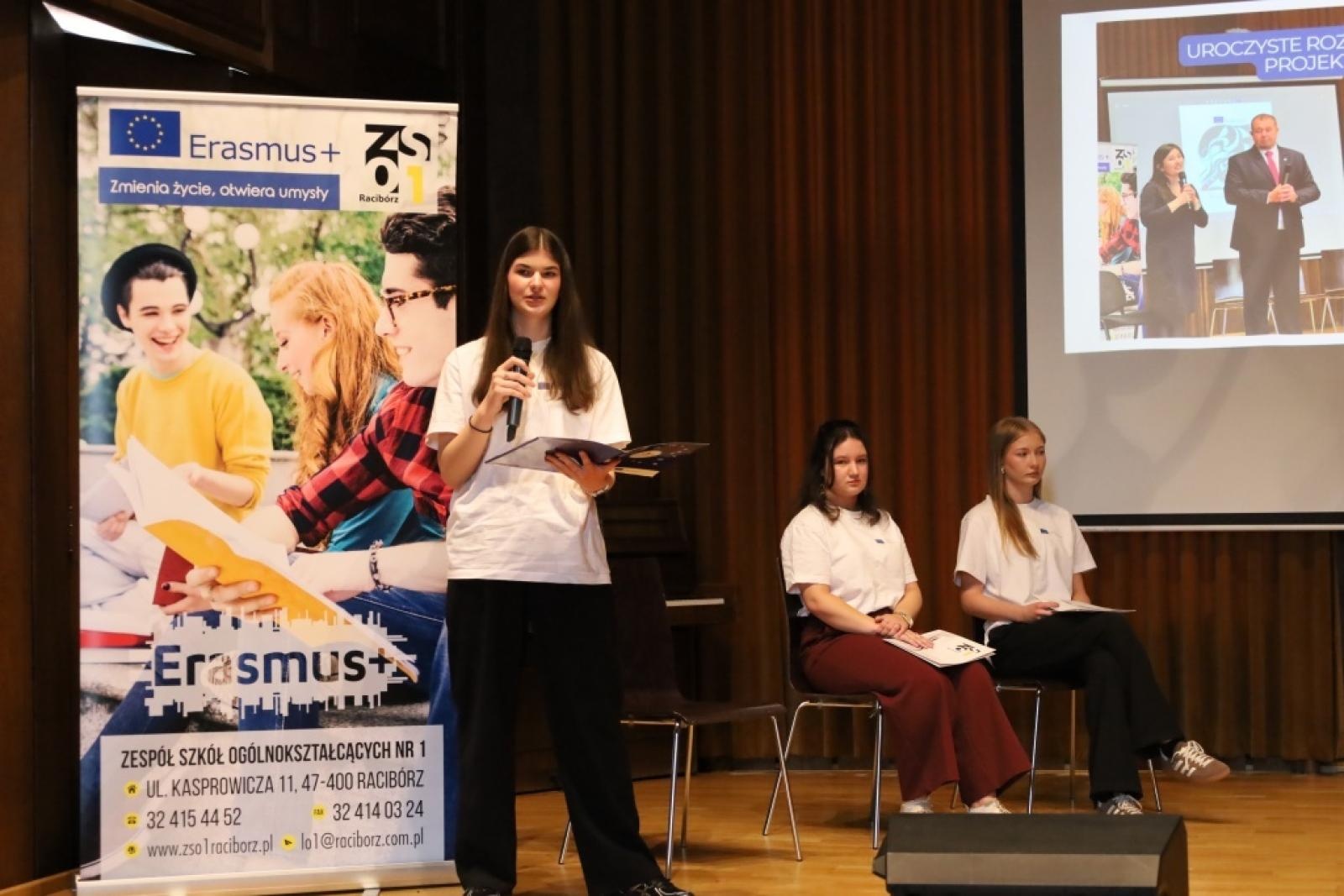 Zdjęcie w galerii na portalu naszraciborz.pl: Woman Can Do It – międzynarodowy projekt ZSO nr 1 na rzecz edukacji i równości wiadomości z regionu