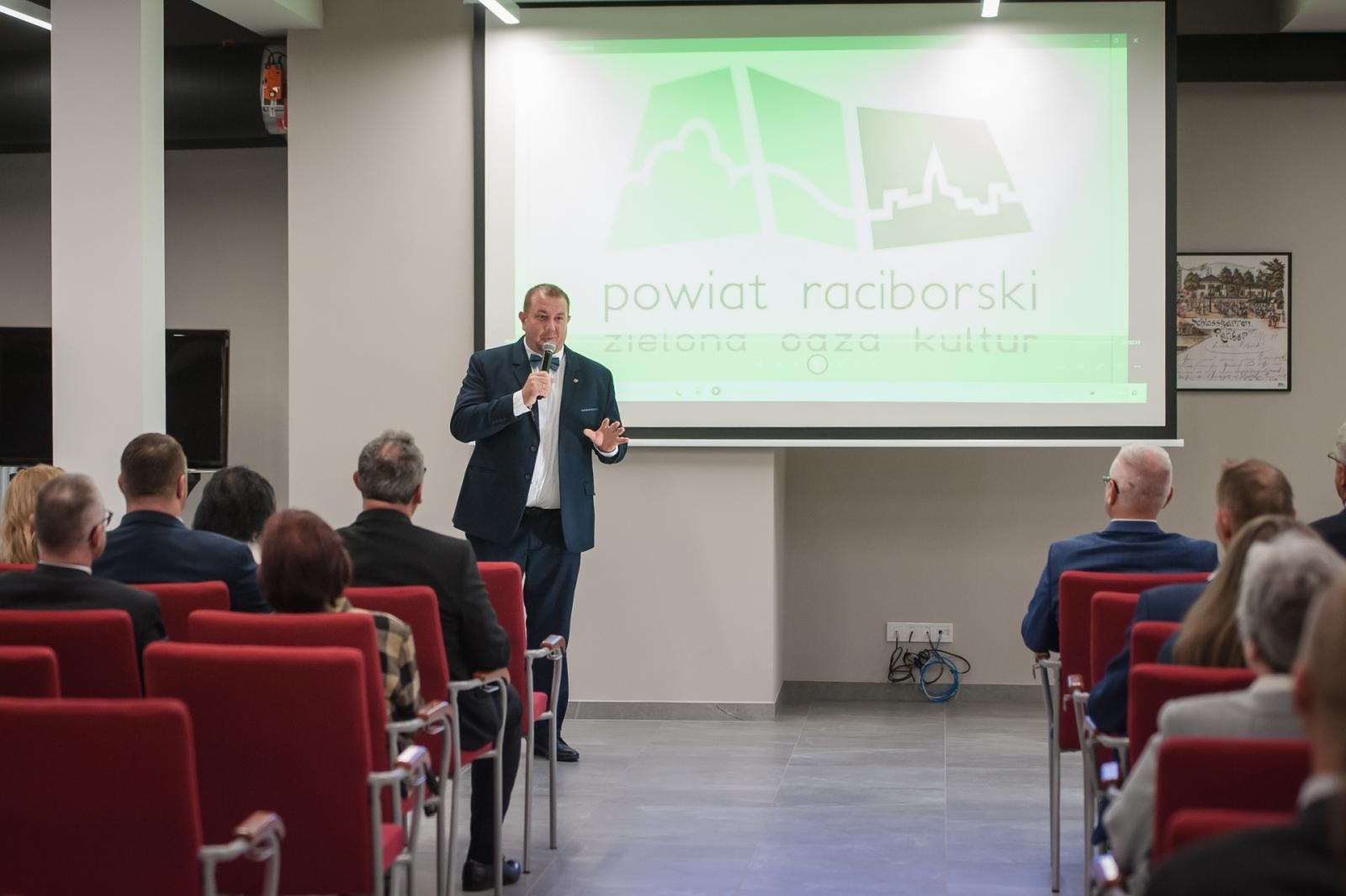 Zdjęcie w galerii na portalu naszraciborz.pl: W zamkowej kaplicy pw. św. Tomasza Becketa znów wybrzmiały organy z 1873 roku [FOTO i WIDEO] wiadomości z regionu