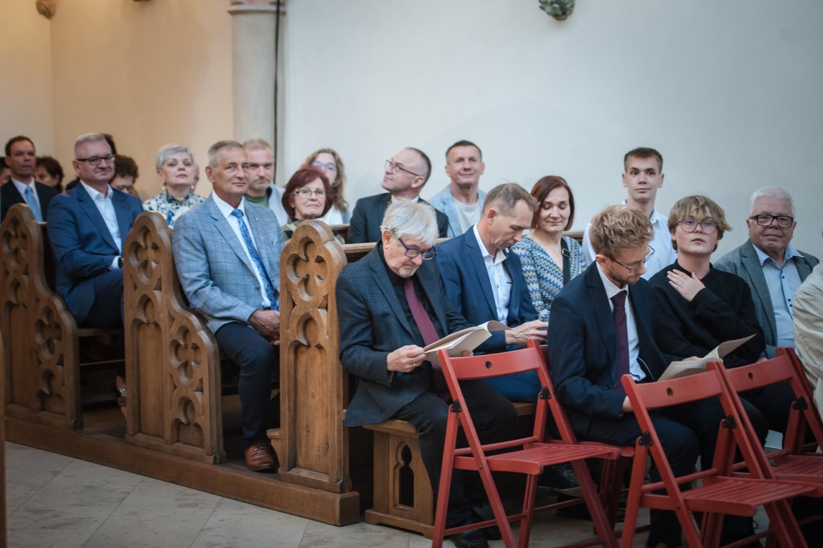 Zdjęcie w galerii na portalu naszraciborz.pl: W zamkowej kaplicy pw. św. Tomasza Becketa znów wybrzmiały organy z 1873 roku [FOTO i WIDEO] wiadomości z regionu