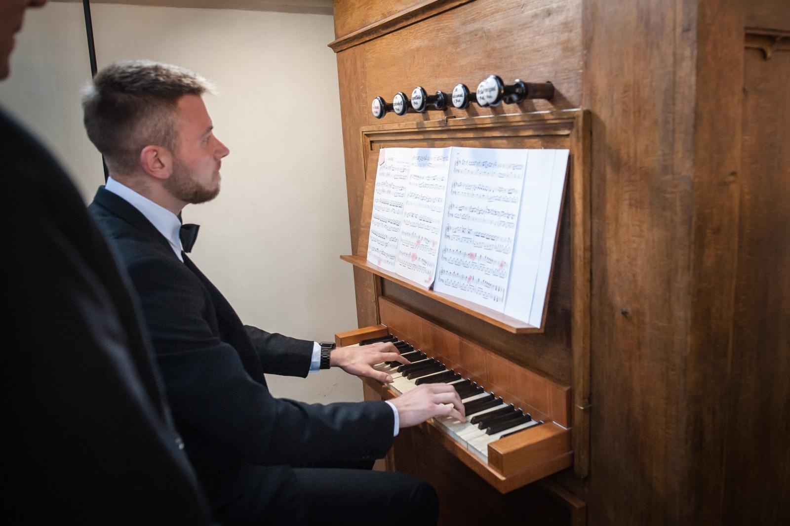 Zdjęcie w galerii na portalu naszraciborz.pl: W zamkowej kaplicy pw. św. Tomasza Becketa znów wybrzmiały organy z 1873 roku [FOTO i WIDEO] wiadomości z regionu