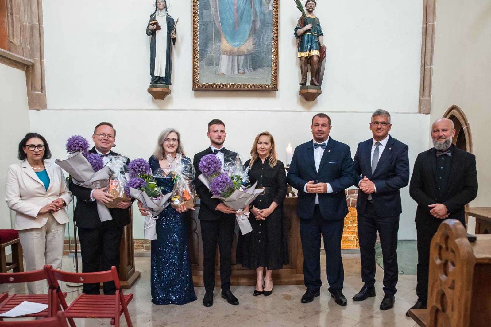 Zdjęcie w galerii na portalu naszraciborz.pl: W zamkowej kaplicy pw. św. Tomasza Becketa znów wybrzmiały organy z 1873 roku [FOTO i WIDEO] wiadomości z regionu