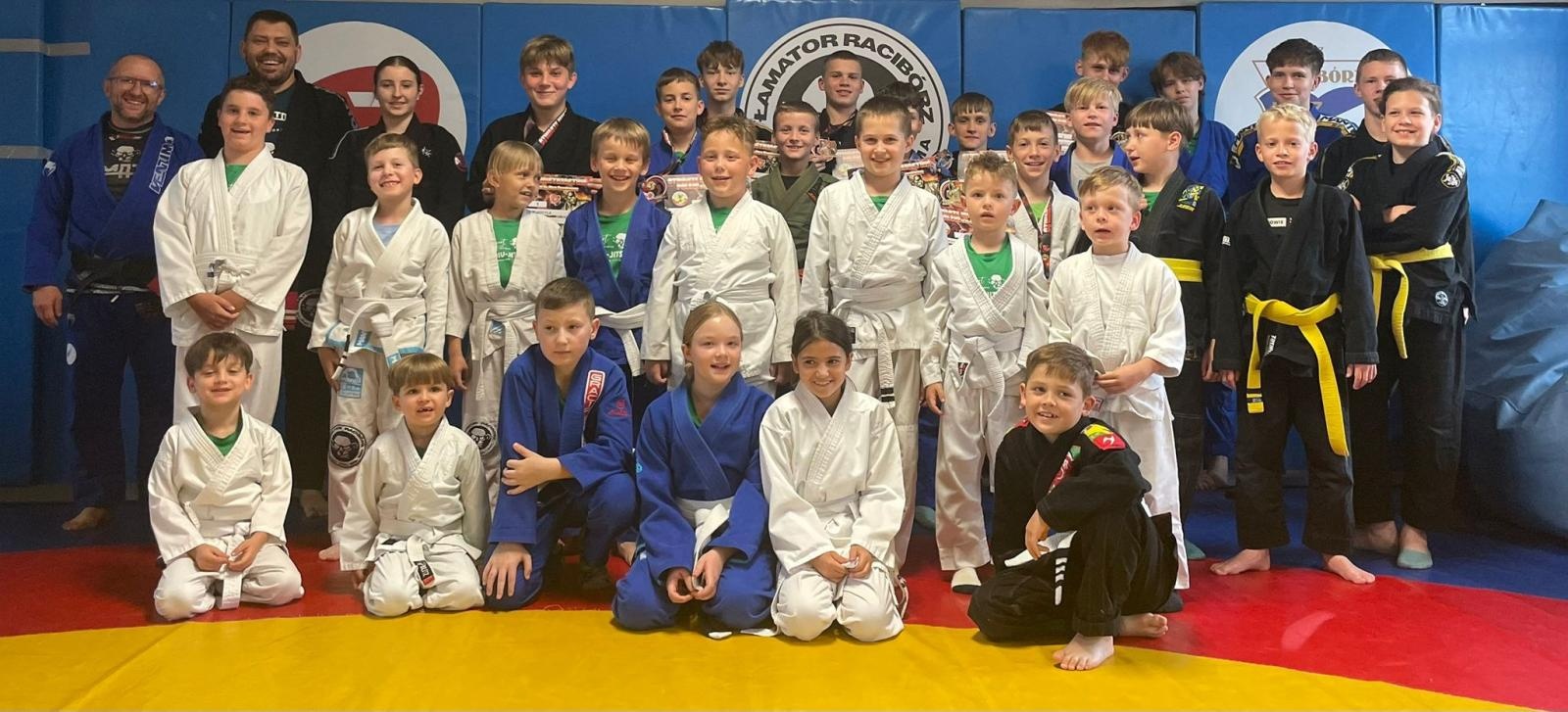 Zdjęcie w galerii na portalu naszraciborz.pl: Łamatorzy wracają z workiem medali z Mistrzostw Polski wiadomości z regionu