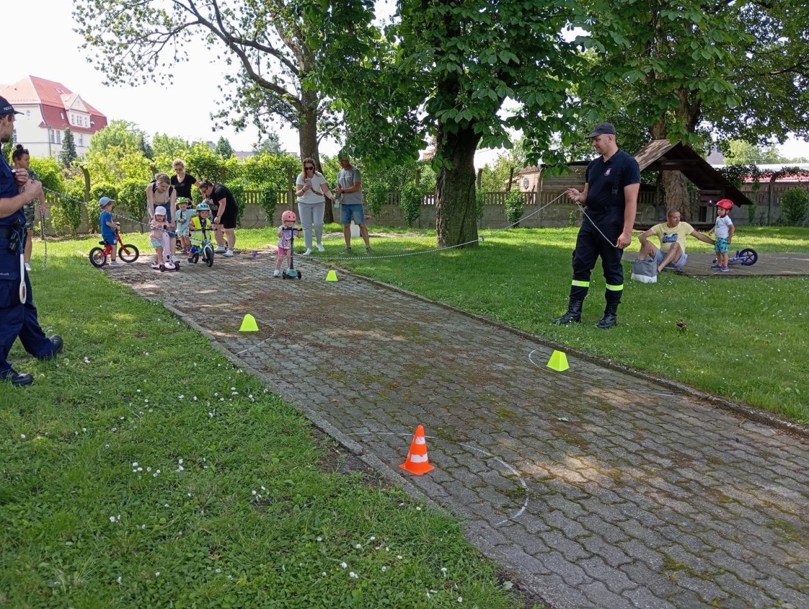 Zdjęcie w galerii na portalu naszraciborz.pl: Rowerowe emocje i edukacja przez zabawę w Strzesze wiadomości z regionu