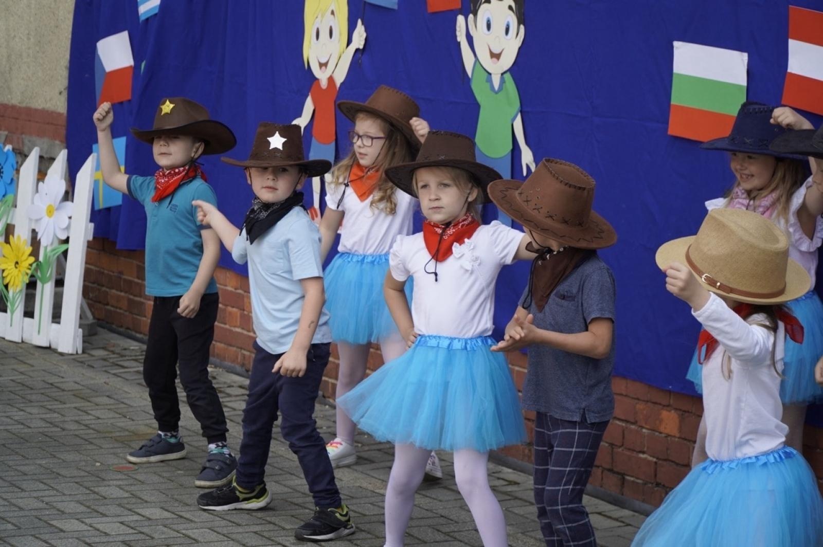 Zdjęcie w galerii na portalu naszraciborz.pl: XX Europejski Piknik w Przedszkolu nr 16 w Raciborzu-Brzeziu  wiadomości z regionu