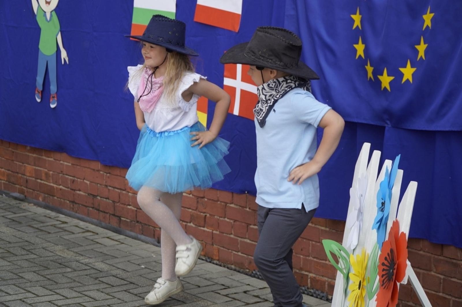 Zdjęcie w galerii na portalu naszraciborz.pl: XX Europejski Piknik w Przedszkolu nr 16 w Raciborzu-Brzeziu  wiadomości z regionu