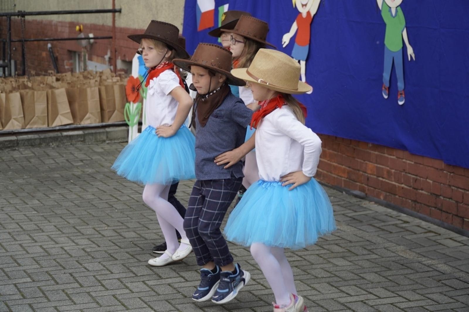 Zdjęcie w galerii na portalu naszraciborz.pl: XX Europejski Piknik w Przedszkolu nr 16 w Raciborzu-Brzeziu  wiadomości z regionu