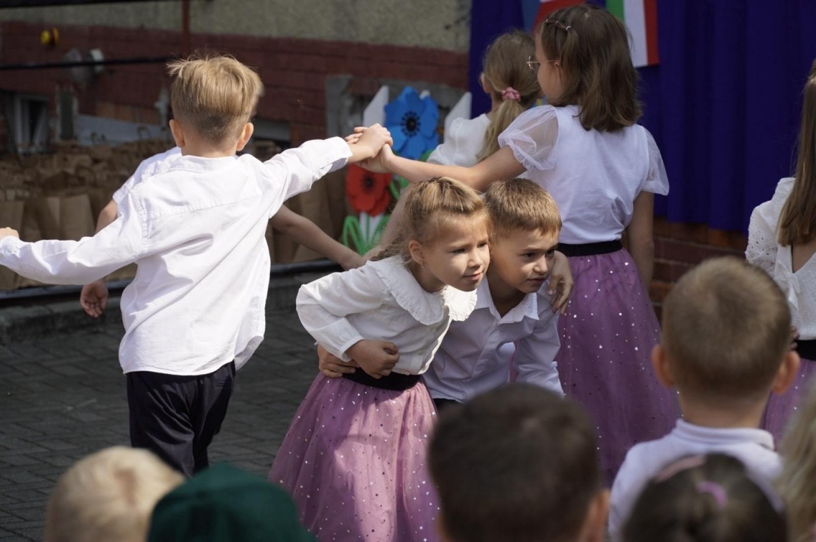 Zdjęcie w galerii na portalu naszraciborz.pl: XX Europejski Piknik w Przedszkolu nr 16 w Raciborzu-Brzeziu  wiadomości z regionu