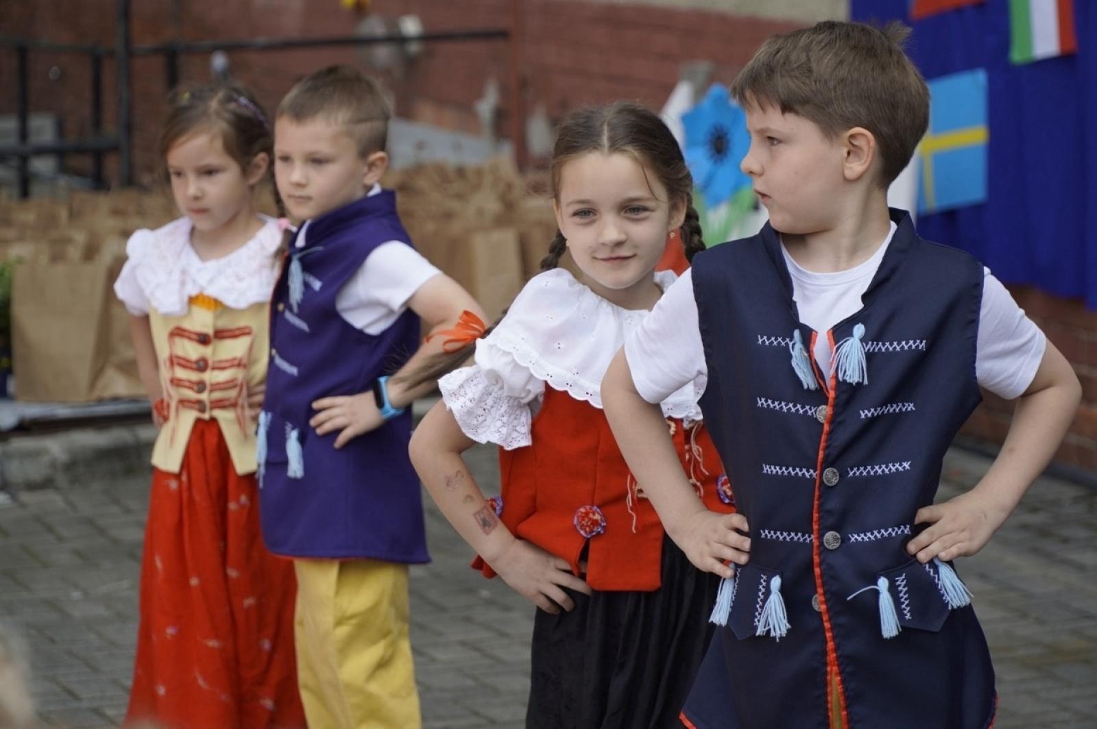 Zdjęcie w galerii na portalu naszraciborz.pl: XX Europejski Piknik w Przedszkolu nr 16 w Raciborzu-Brzeziu  wiadomości z regionu