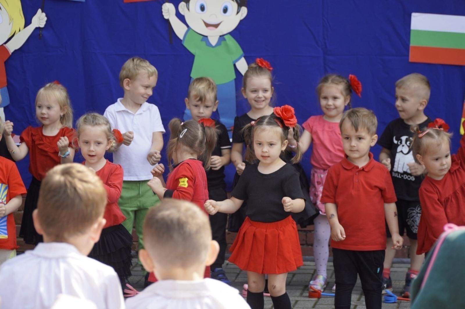 Zdjęcie w galerii na portalu naszraciborz.pl: XX Europejski Piknik w Przedszkolu nr 16 w Raciborzu-Brzeziu  wiadomości z regionu