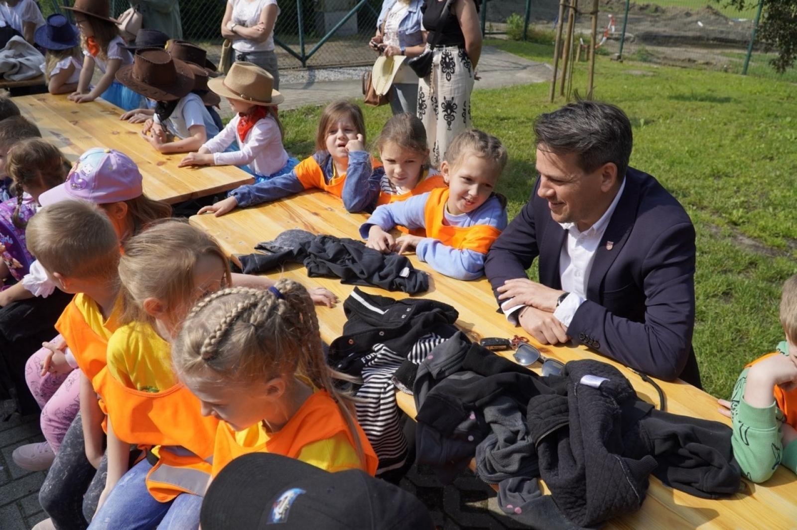 Zdjęcie w galerii na portalu naszraciborz.pl: XX Europejski Piknik w Przedszkolu nr 16 w Raciborzu-Brzeziu  wiadomości z regionu