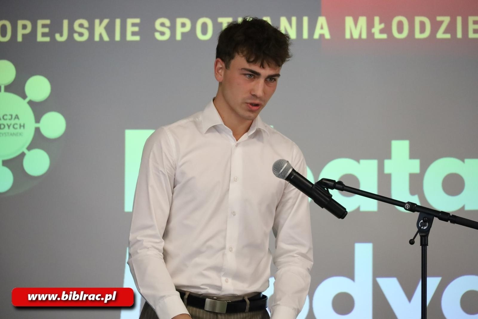 Zdjęcie w galerii na portalu naszraciborz.pl: Młodzi dyskutują! Za nami debata w bibliotece wiadomości z regionu