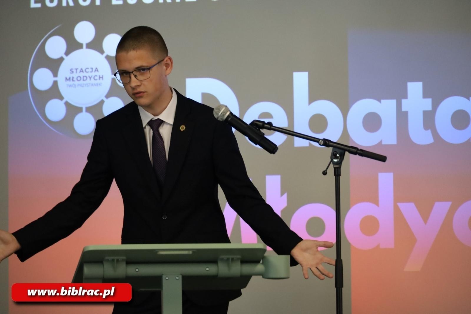 Zdjęcie w galerii na portalu naszraciborz.pl: Młodzi dyskutują! Za nami debata w bibliotece wiadomości z regionu