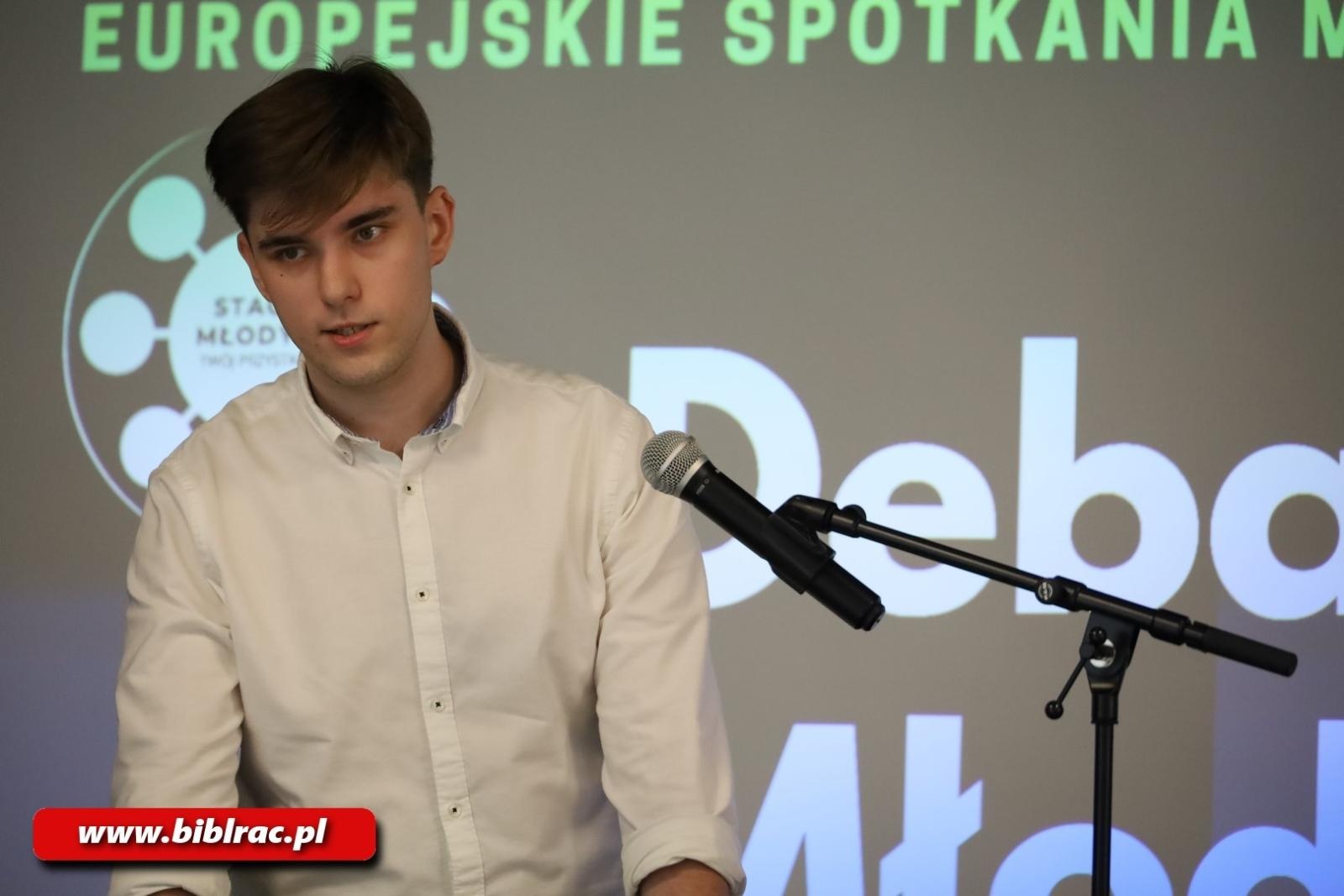 Zdjęcie w galerii na portalu naszraciborz.pl: Młodzi dyskutują! Za nami debata w bibliotece wiadomości z regionu