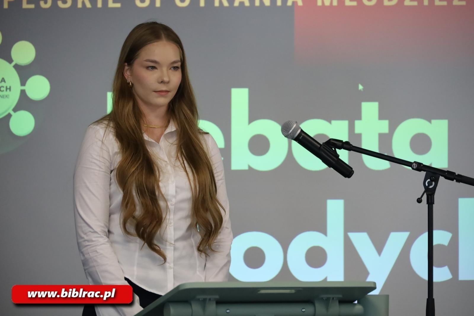 Zdjęcie w galerii na portalu naszraciborz.pl: Młodzi dyskutują! Za nami debata w bibliotece wiadomości z regionu