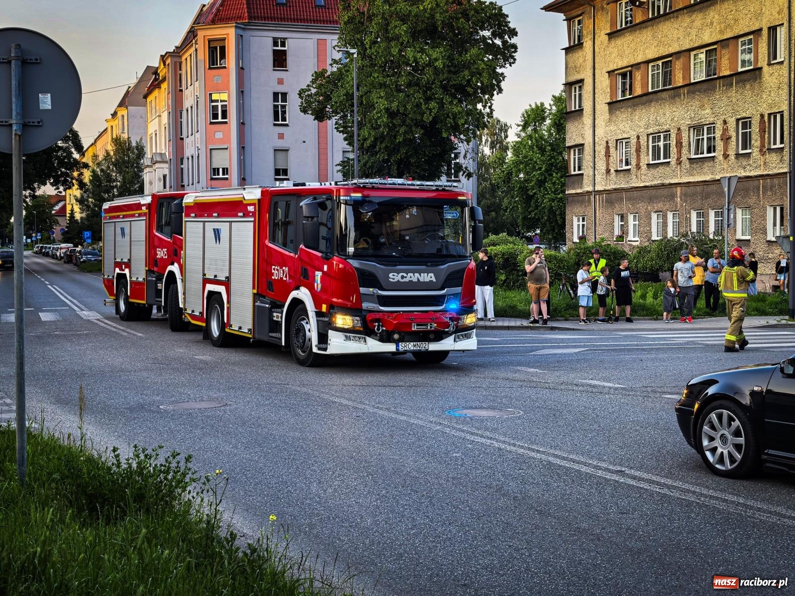 Zdjęcie w galerii na portalu naszraciborz.pl: Kolizja przy raciborskim więzieniu. Zderzenie dostawczego mercedesa z kią wiadomości z regionu
