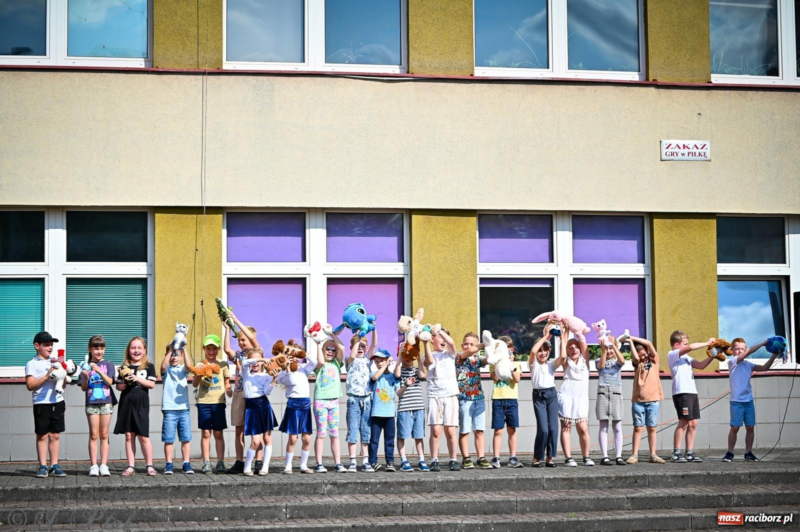 Zdjęcie w galerii na portalu naszraciborz.pl: Rodzinny festyn pełen radości w SP 18 im. Książąt Raciborskich [FOTO i WIDEO] wiadomości z regionu
