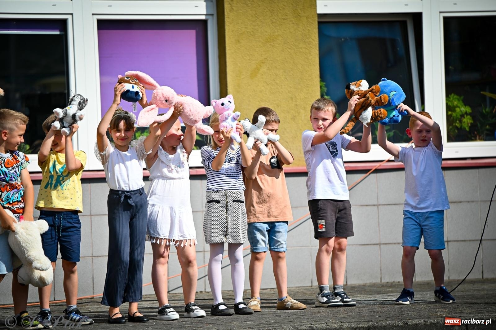 Zdjęcie w galerii na portalu naszraciborz.pl: Rodzinny festyn pełen radości w SP 18 im. Książąt Raciborskich [FOTO i WIDEO] wiadomości z regionu