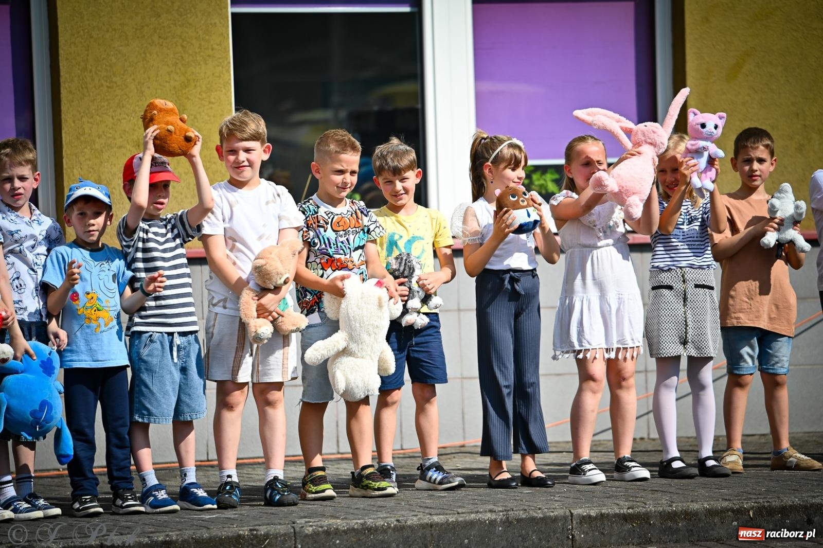Zdjęcie w galerii na portalu naszraciborz.pl: Rodzinny festyn pełen radości w SP 18 im. Książąt Raciborskich [FOTO i WIDEO] wiadomości z regionu