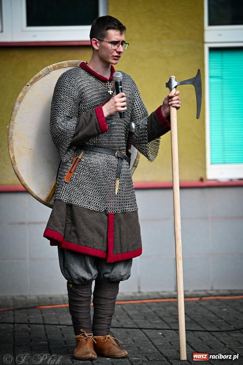 Zdjęcie w galerii na portalu naszraciborz.pl: Rodzinny festyn pełen radości w SP 18 im. Książąt Raciborskich [FOTO i WIDEO] wiadomości z regionu