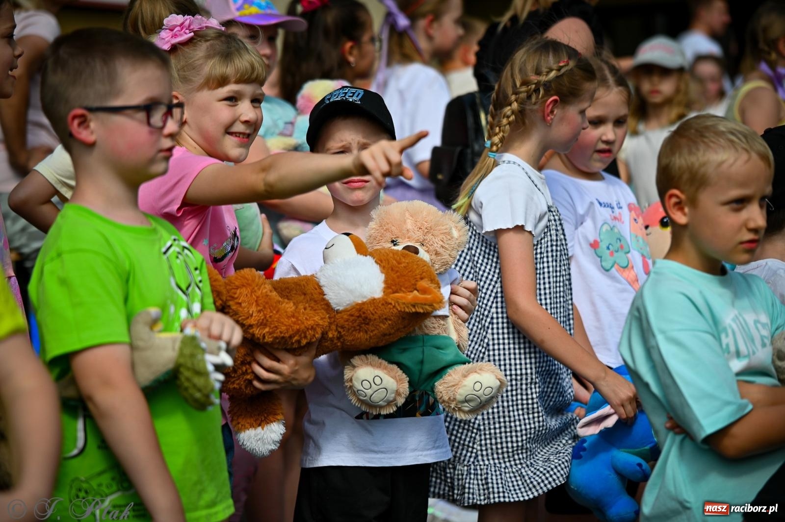 Zdjęcie w galerii na portalu naszraciborz.pl: Rodzinny festyn pełen radości w SP 18 im. Książąt Raciborskich [FOTO i WIDEO] wiadomości z regionu