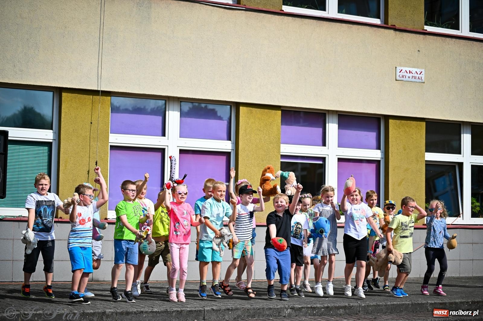 Zdjęcie w galerii na portalu naszraciborz.pl: Rodzinny festyn pełen radości w SP 18 im. Książąt Raciborskich [FOTO i WIDEO] wiadomości z regionu
