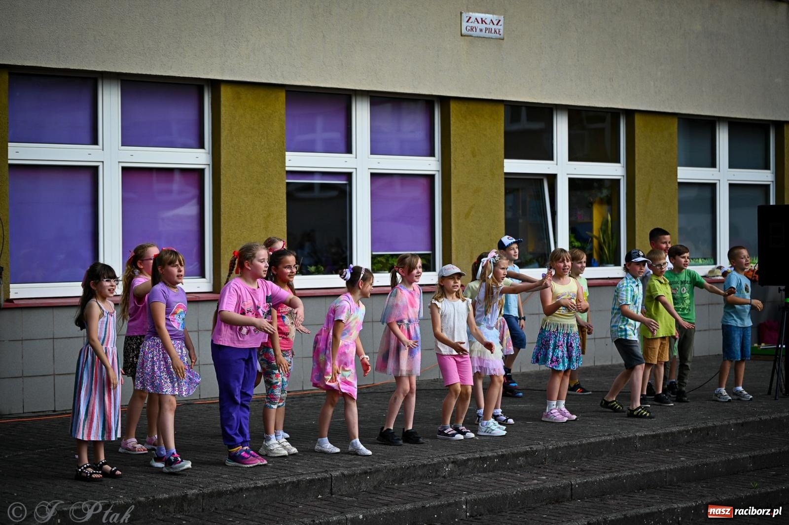 Zdjęcie w galerii na portalu naszraciborz.pl: Rodzinny festyn pełen radości w SP 18 im. Książąt Raciborskich [FOTO i WIDEO] wiadomości z regionu