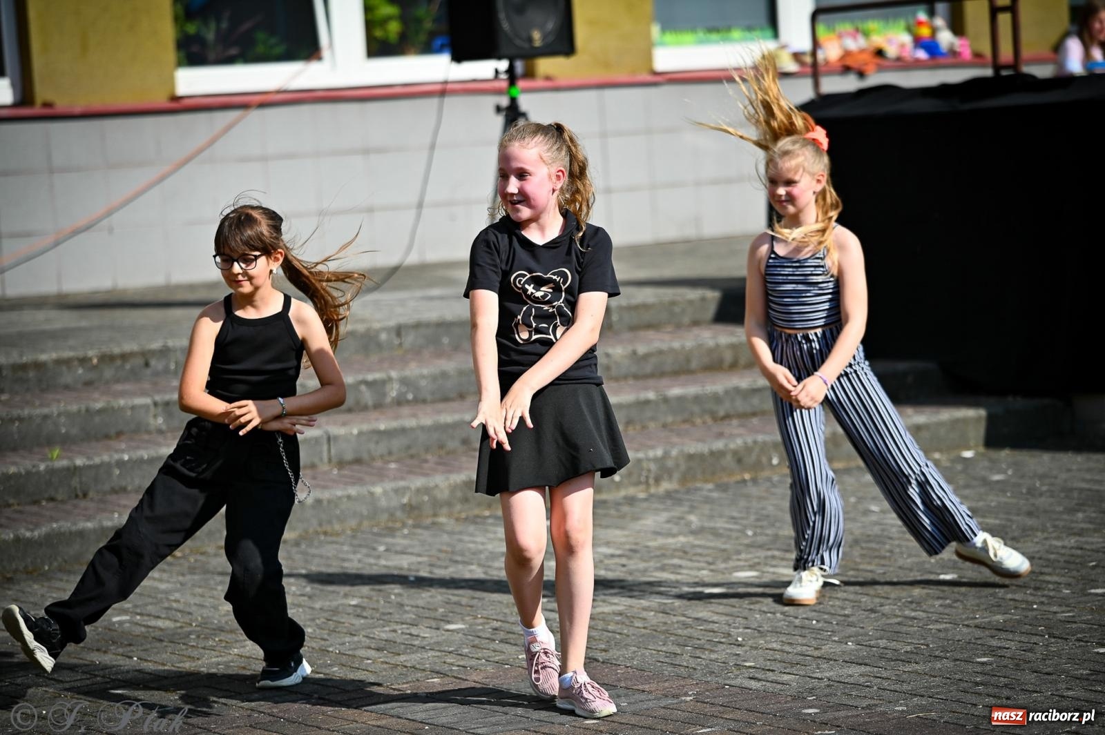 Zdjęcie w galerii na portalu naszraciborz.pl: Rodzinny festyn pełen radości w SP 18 im. Książąt Raciborskich [FOTO i WIDEO] wiadomości z regionu