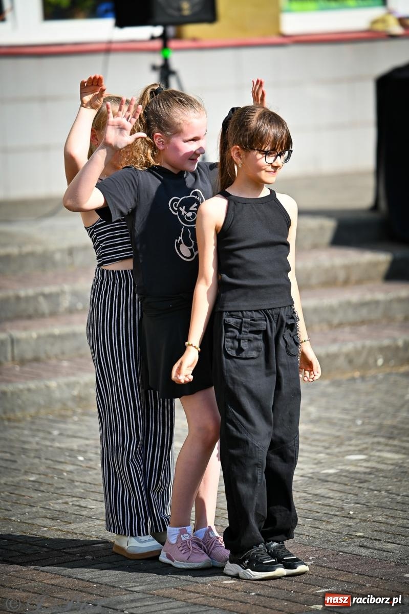 Zdjęcie w galerii na portalu naszraciborz.pl: Rodzinny festyn pełen radości w SP 18 im. Książąt Raciborskich [FOTO i WIDEO] wiadomości z regionu