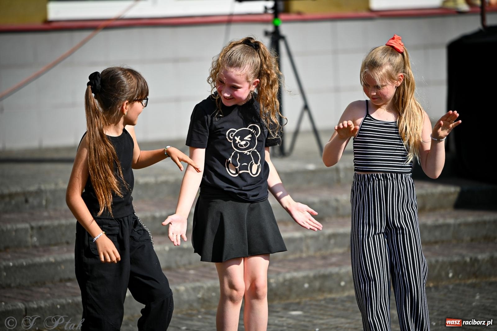 Zdjęcie w galerii na portalu naszraciborz.pl: Rodzinny festyn pełen radości w SP 18 im. Książąt Raciborskich [FOTO i WIDEO] wiadomości z regionu
