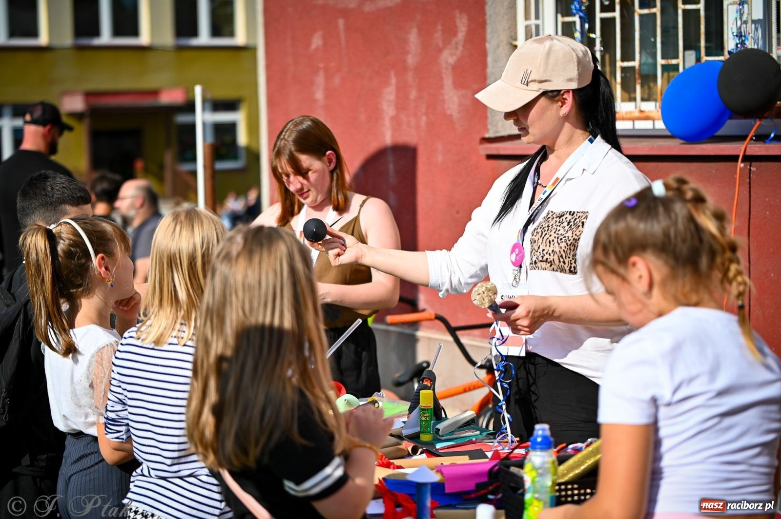 Zdjęcie w galerii na portalu naszraciborz.pl: Rodzinny festyn pełen radości w SP 18 im. Książąt Raciborskich [FOTO i WIDEO] wiadomości z regionu