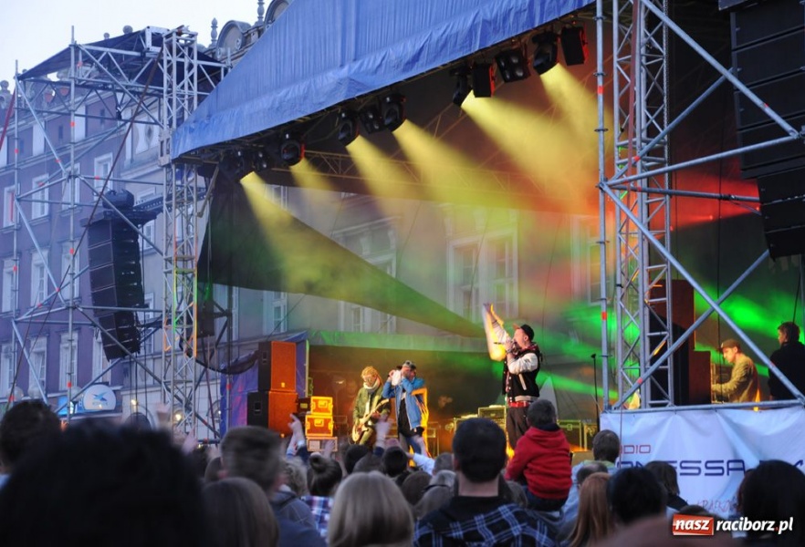 Zdjęcie w galerii na portalu naszraciborz.pl: Afromental i laserowe widowisko wiadomości z regionu