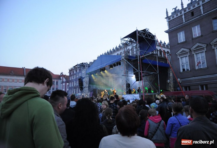 Zdjęcie w galerii na portalu naszraciborz.pl: Afromental i laserowe widowisko wiadomości z regionu