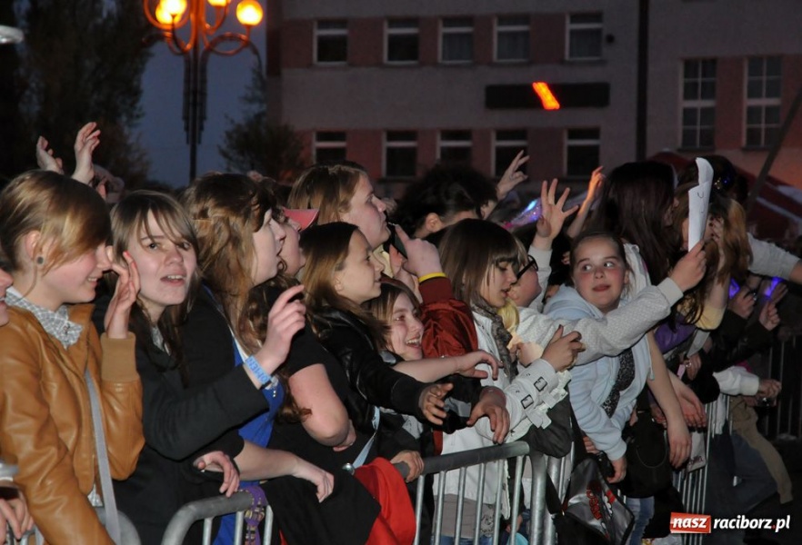 Zdjęcie w galerii na portalu naszraciborz.pl: Afromental i laserowe widowisko wiadomości z regionu