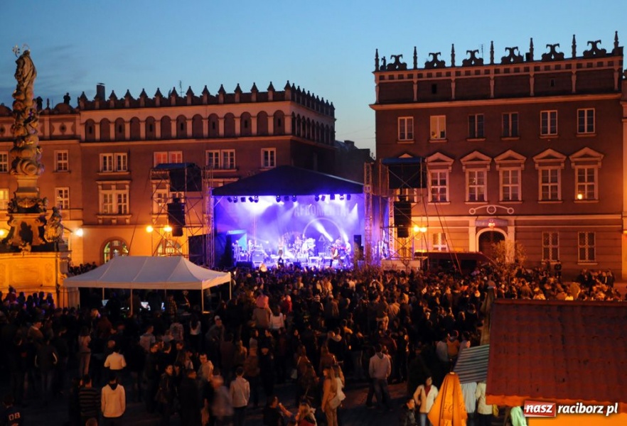 Zdjęcie w galerii na portalu naszraciborz.pl: Afromental i laserowe widowisko wiadomości z regionu