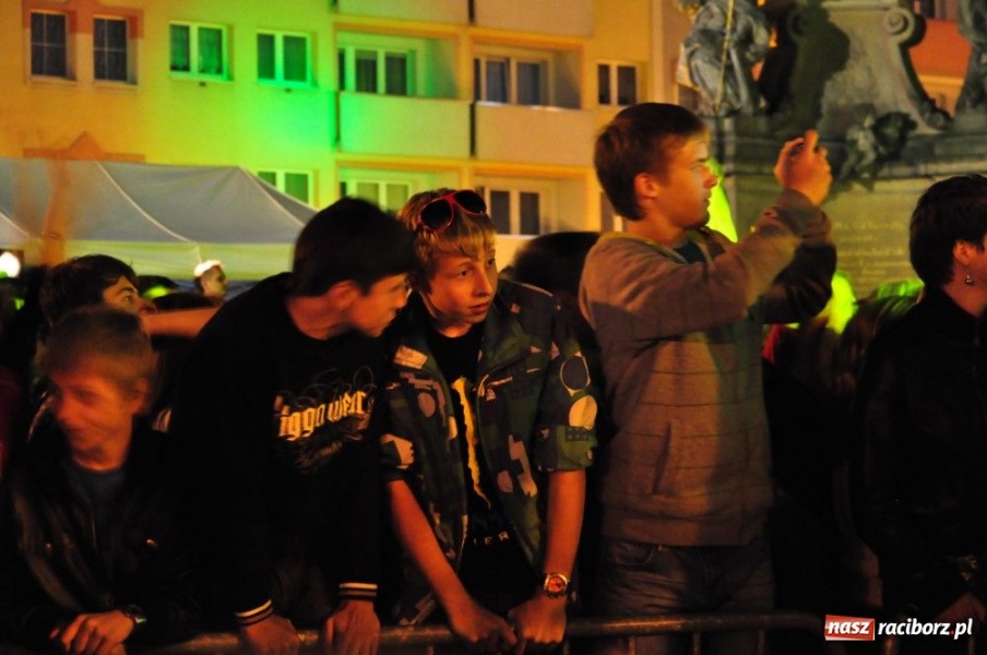 Zdjęcie w galerii na portalu naszraciborz.pl: Afromental i laserowe widowisko wiadomości z regionu