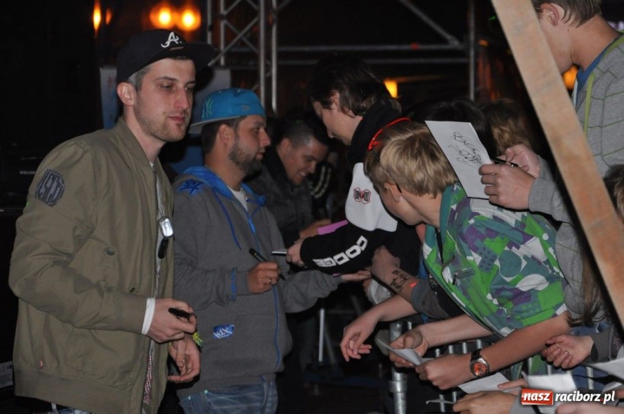 Zdjęcie w galerii na portalu naszraciborz.pl: Afromental i laserowe widowisko wiadomości z regionu