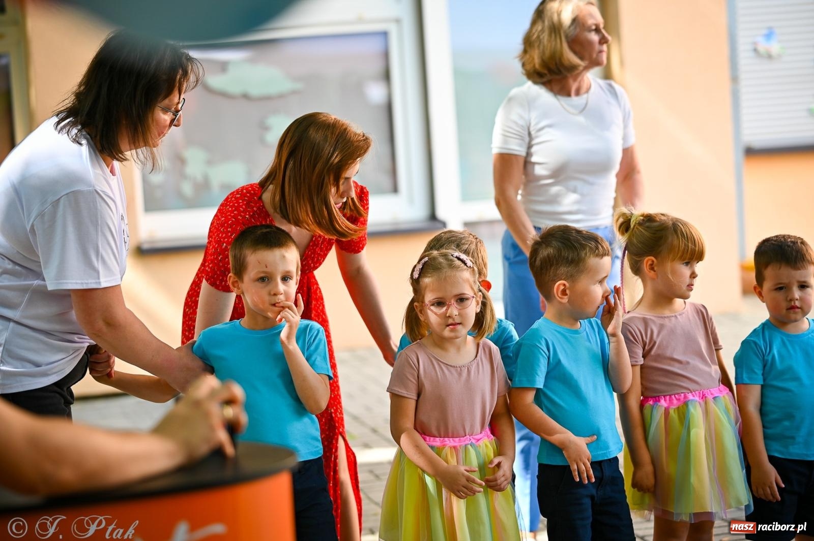 Zdjęcie w galerii na portalu naszraciborz.pl: Rodzinny festyn z międzynarodowym przesłaniem w P23 wiadomości z regionu