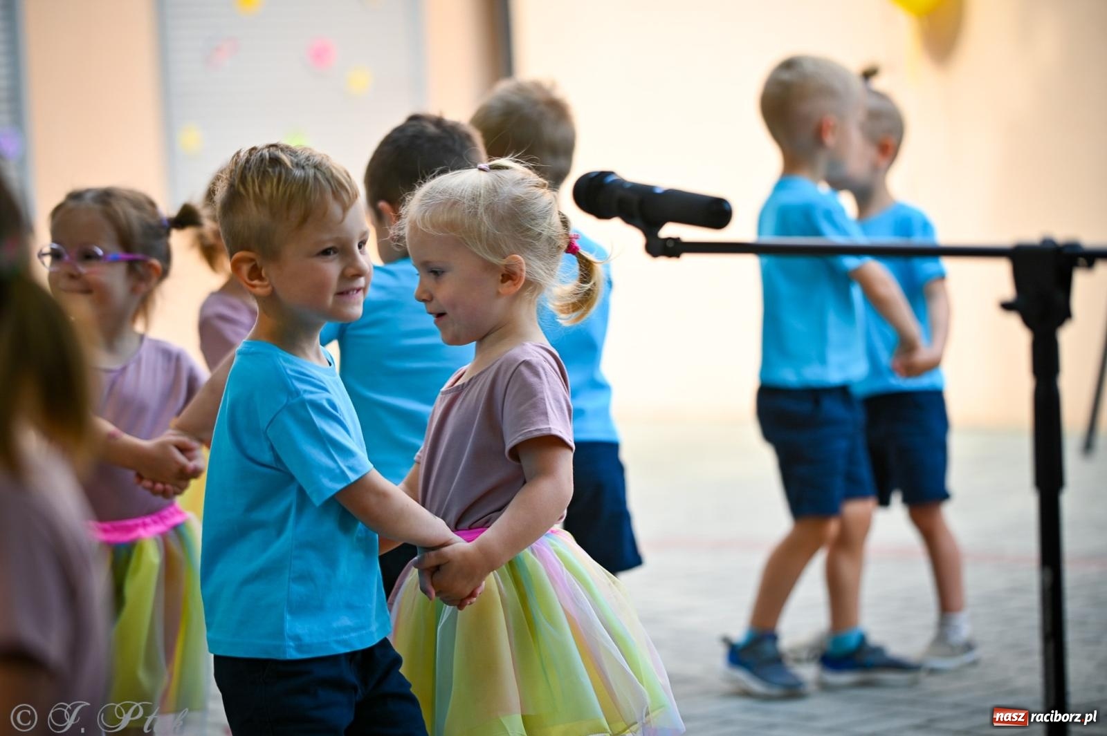 Zdjęcie w galerii na portalu naszraciborz.pl: Rodzinny festyn z międzynarodowym przesłaniem w P23 wiadomości z regionu