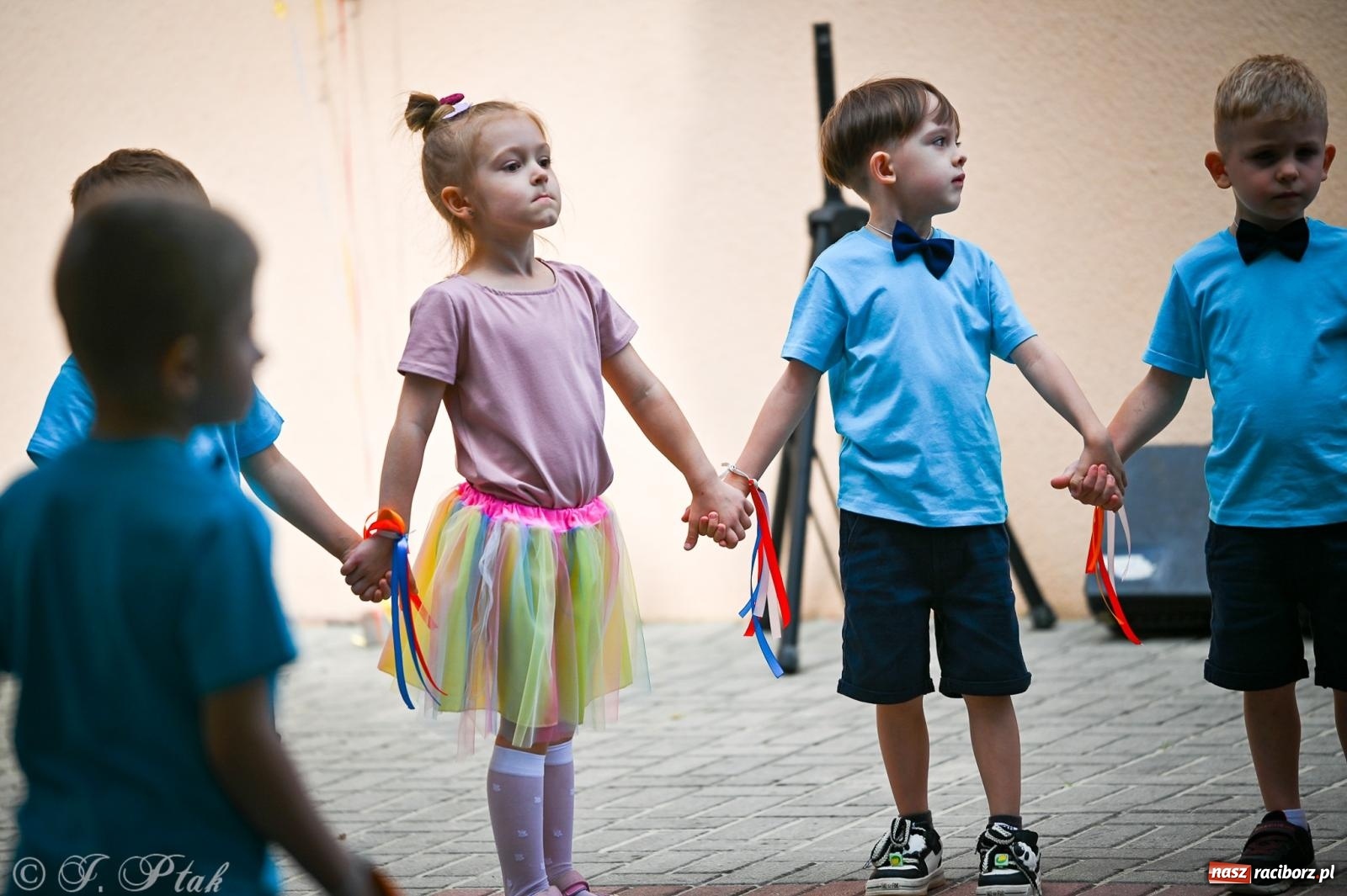Zdjęcie w galerii na portalu naszraciborz.pl: Rodzinny festyn z międzynarodowym przesłaniem w P23 wiadomości z regionu