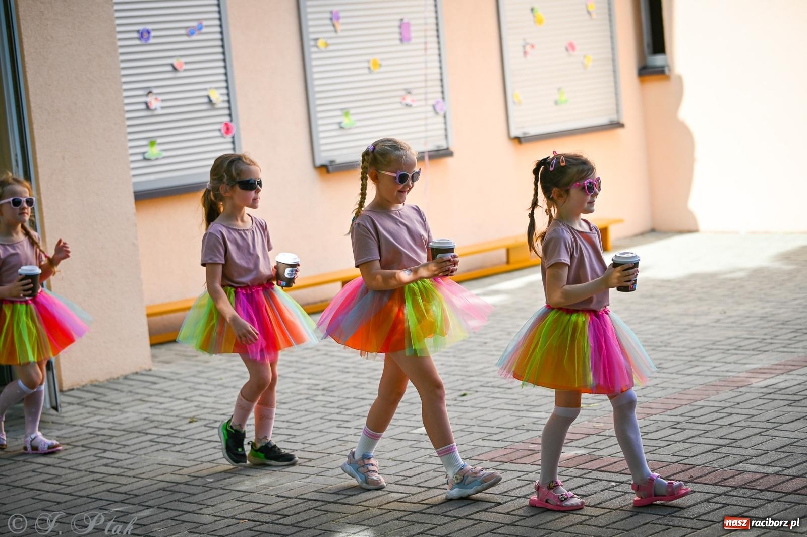 Zdjęcie w galerii na portalu naszraciborz.pl: Rodzinny festyn z międzynarodowym przesłaniem w P23 wiadomości z regionu