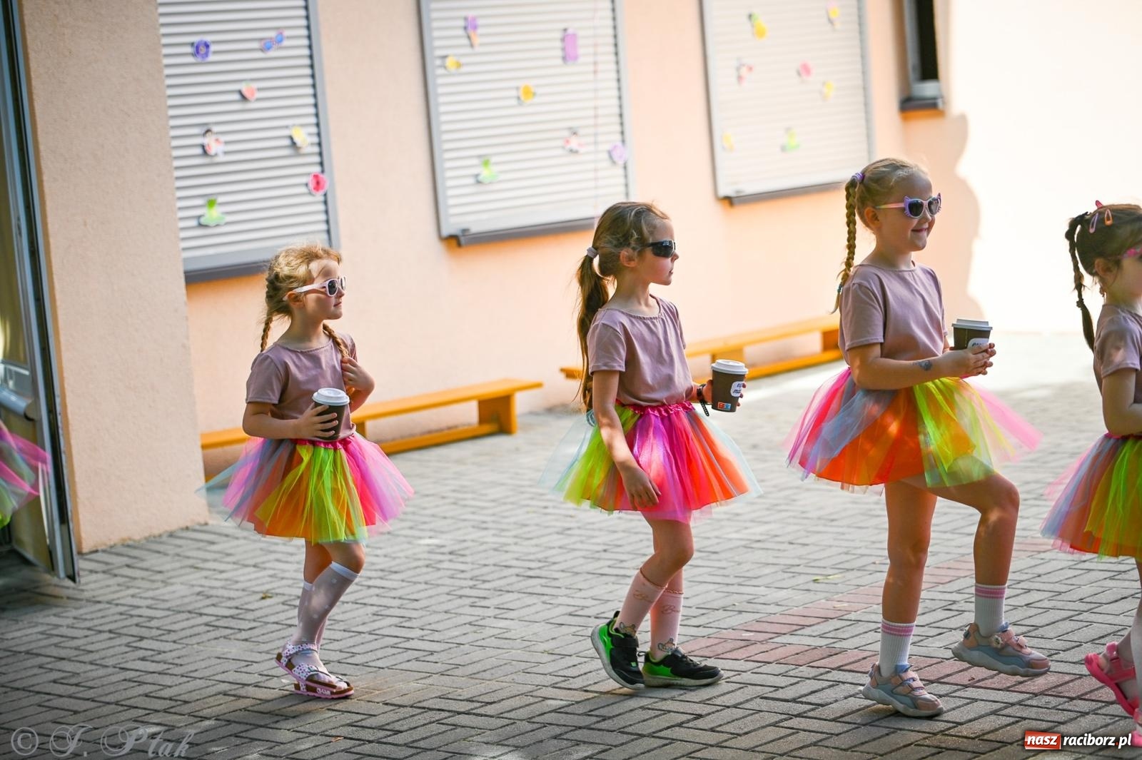 Zdjęcie w galerii na portalu naszraciborz.pl: Rodzinny festyn z międzynarodowym przesłaniem w P23 wiadomości z regionu