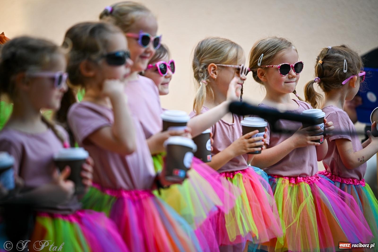 Zdjęcie w galerii na portalu naszraciborz.pl: Rodzinny festyn z międzynarodowym przesłaniem w P23 wiadomości z regionu