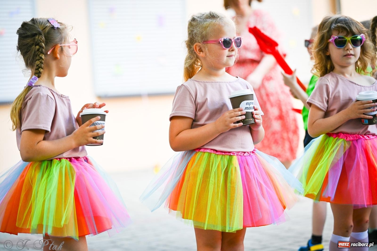 Zdjęcie w galerii na portalu naszraciborz.pl: Rodzinny festyn z międzynarodowym przesłaniem w P23 wiadomości z regionu